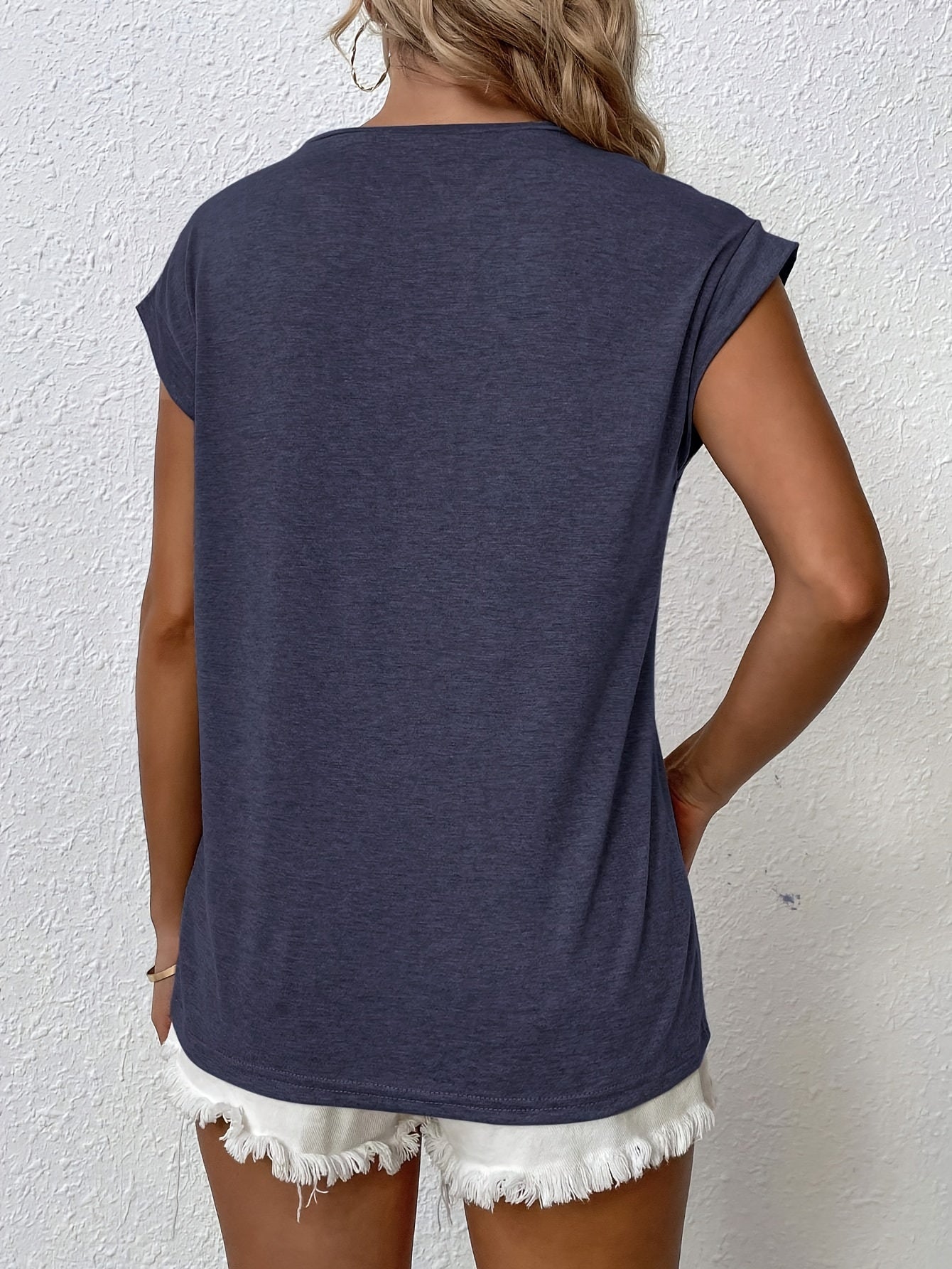 T-shirt z krótkimi rękawami i okrągłym dekoltem na wiosnę i lato