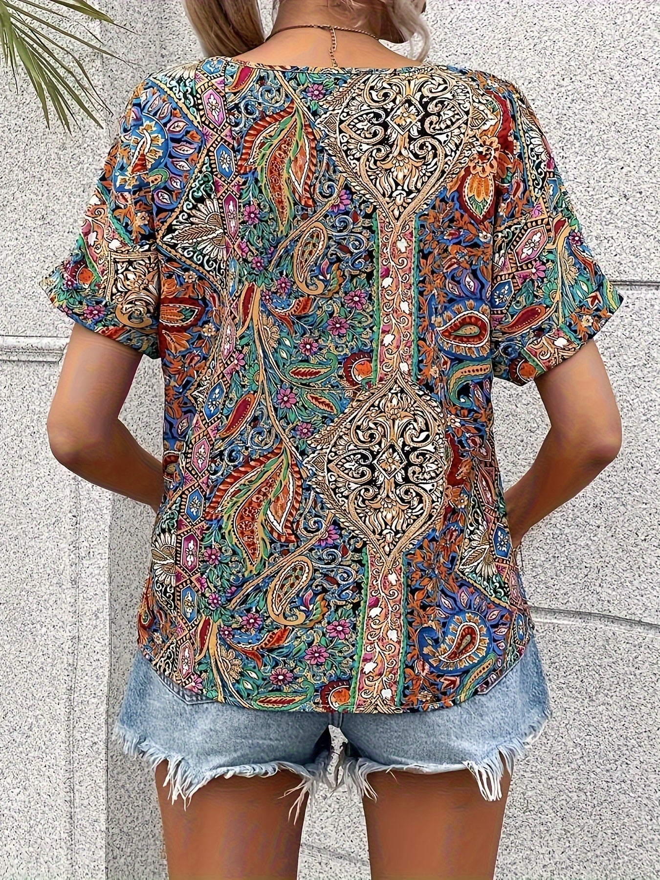 Damska bluzka we wzór paisley - dekolt V, krótkie rękawy w stylu vintage, przewiewna