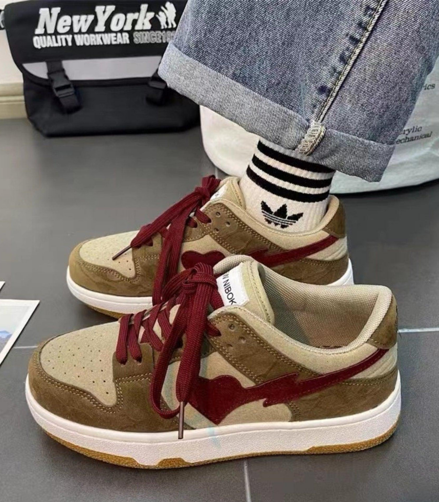 Designerskie buty damskie z motywem serca