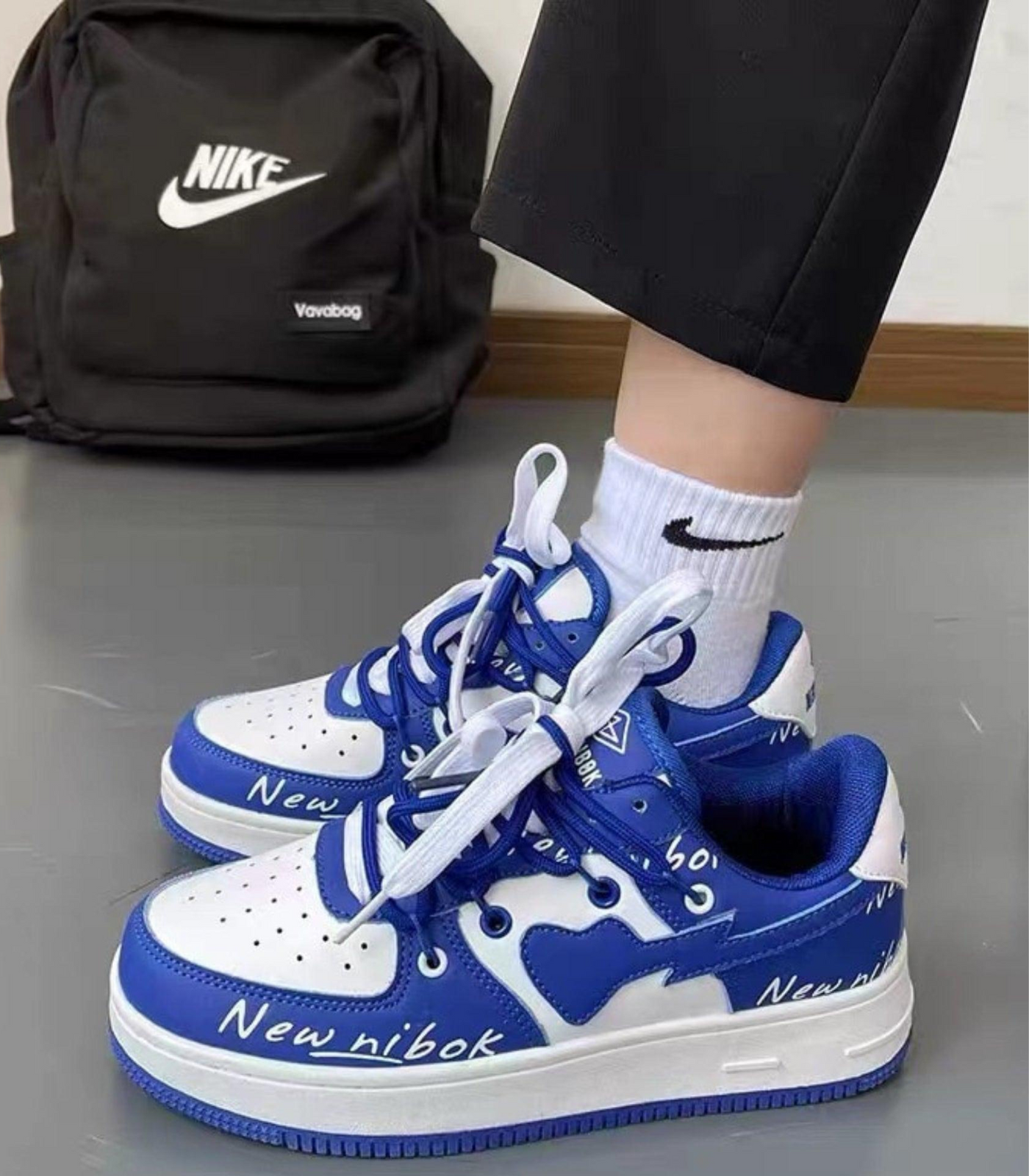 Designerskie buty damskie z motywem serca