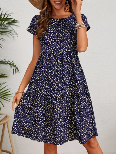 Letnia sukienka w kwiaty z krótkim rękawem w stylu vintage