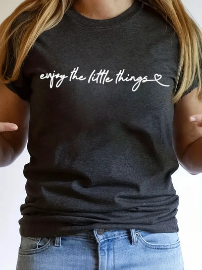 Min — T-shirt z krótkim nadrukiem i okrągłym dekoltem w stylu Casual Chic Vibes