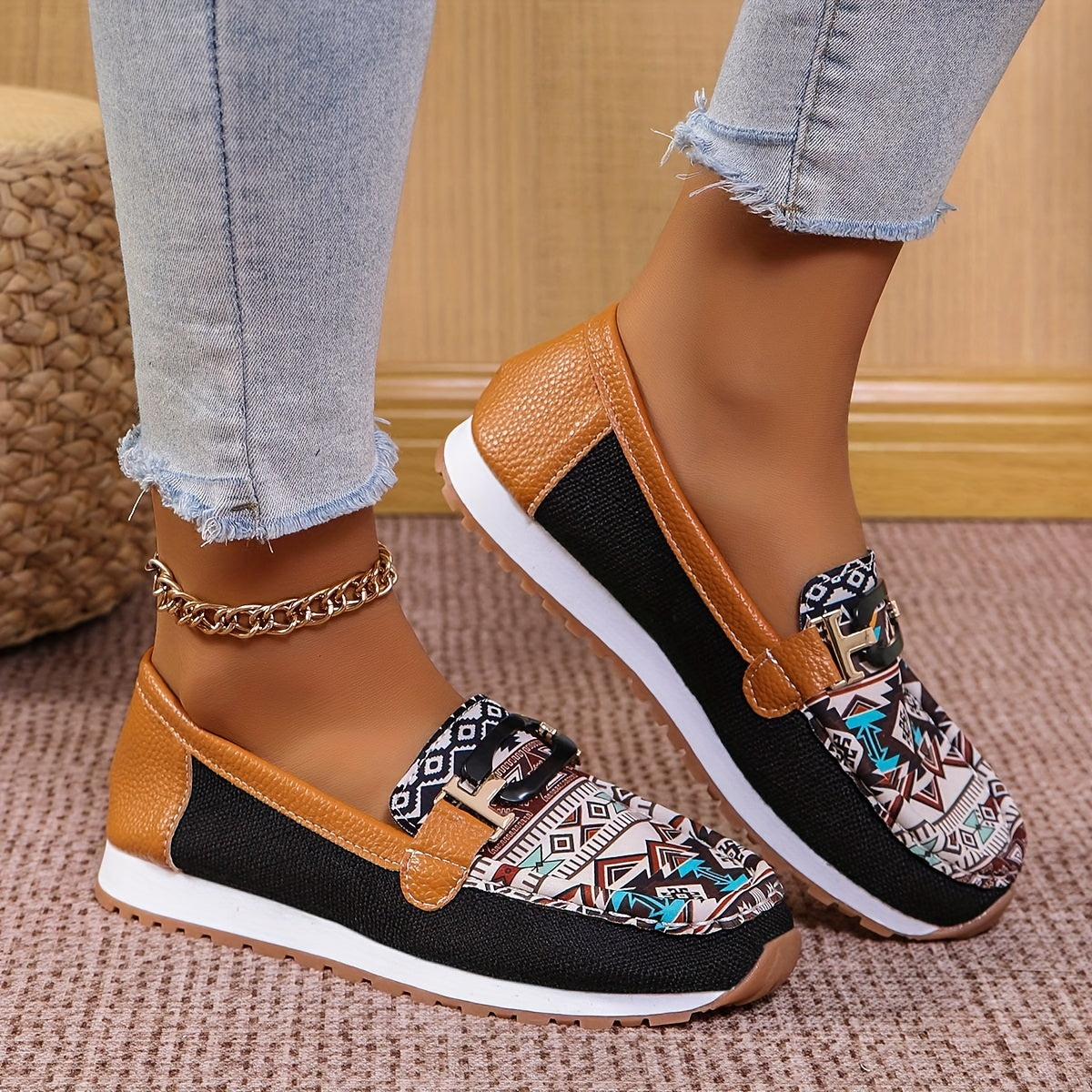 Damskie buty wsuwane - brytyjski styl, wygoda i oddychalność
