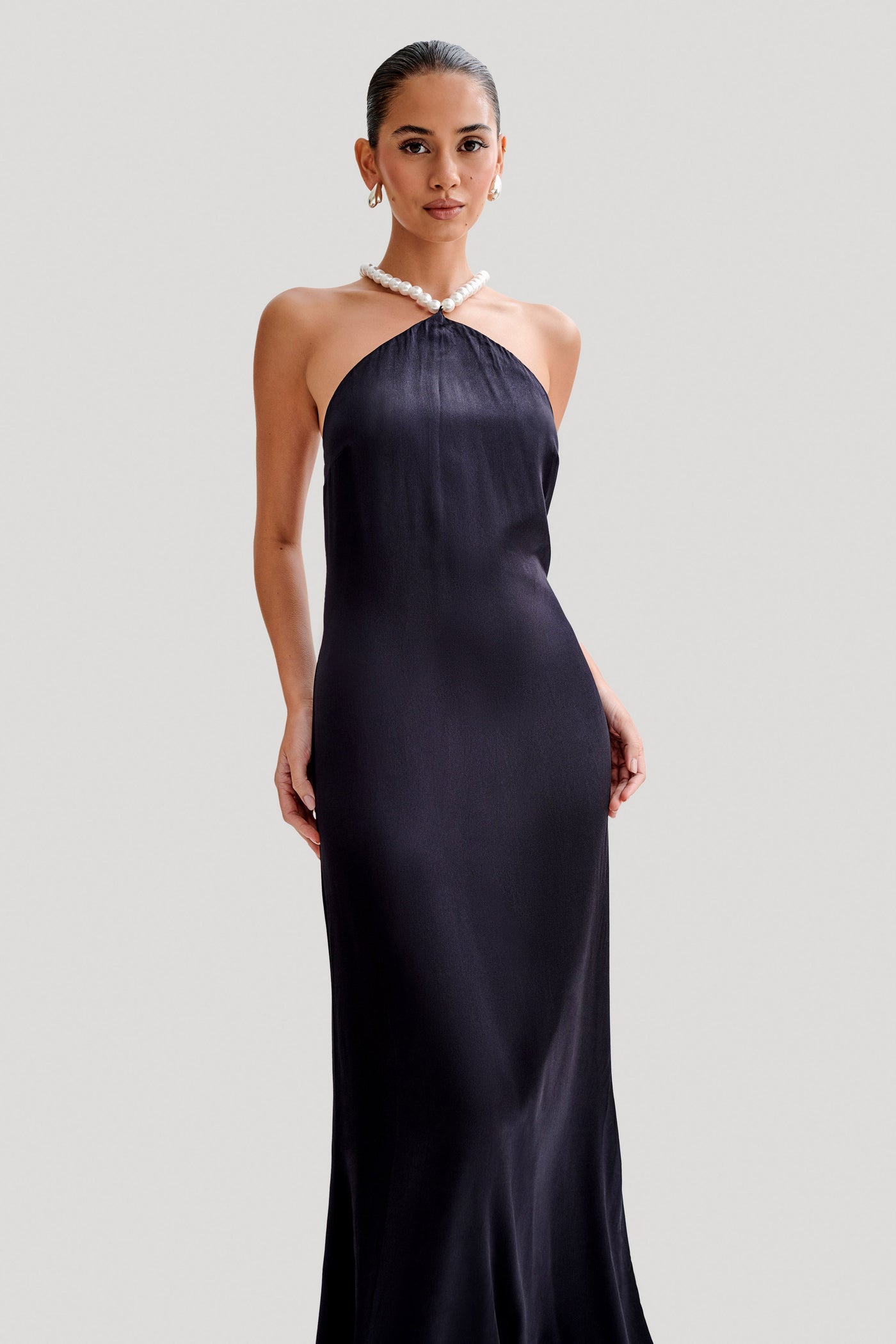 Celine - Blanche satynowa sukienka maxi z koralikami