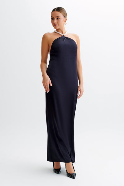 Celine - Blanche satynowa sukienka maxi z koralikami