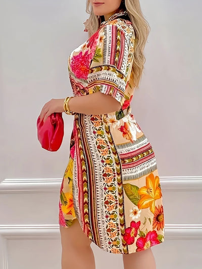 Wesoła sukienka mini z kwiatowym nadrukiem - krótkie rękawy, elegancki krój bodycon, oddychający poliester, swobodny krój