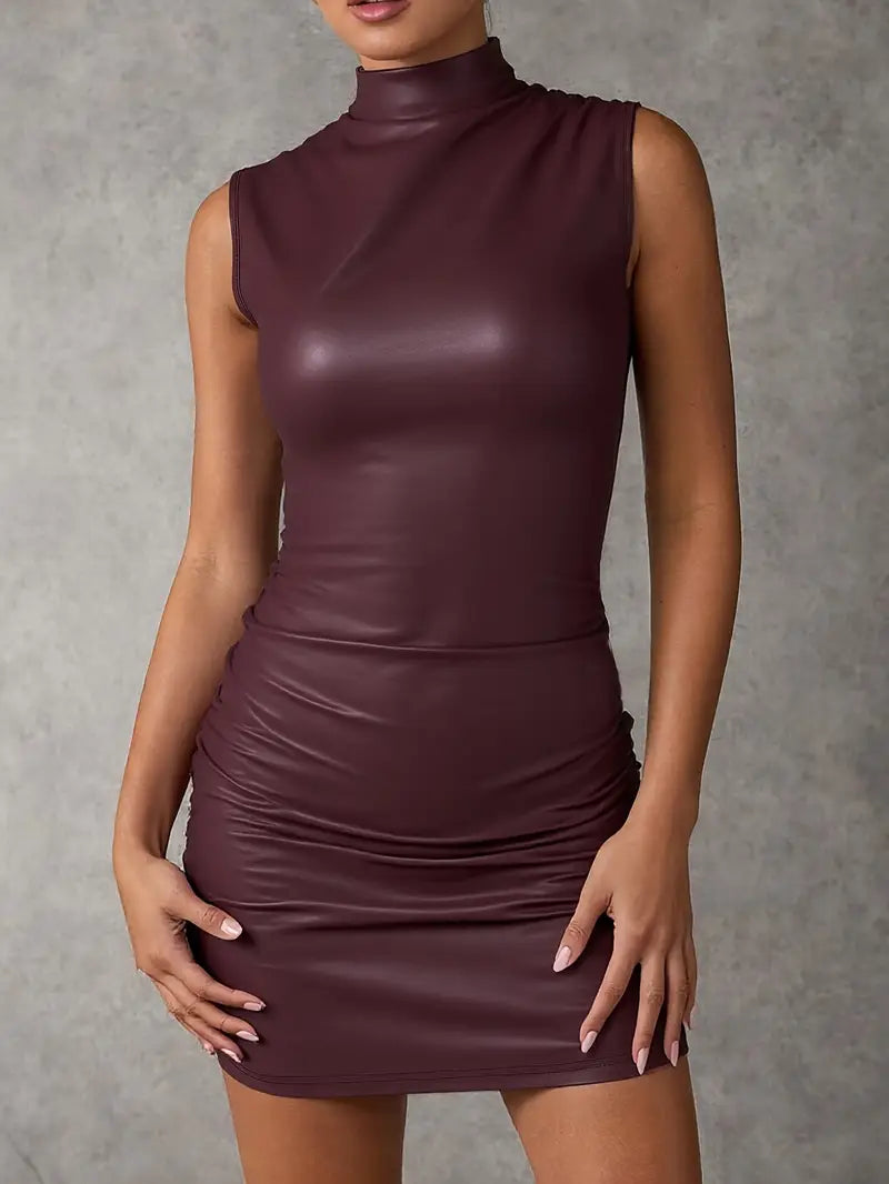 Letnia mini sukienka Bodycon z wysokim dekoltem - bez rękawów, z marszczeniami, elegancka i z paskiem na wieczór, imprezę lub na co dzień