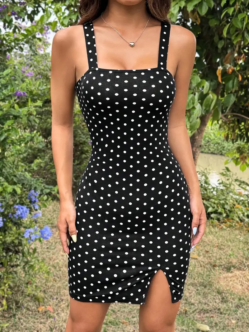 Czarno-biała mini sukienka w kropki - eleganckie body z rozcięciem i ramiączkami spaghetti