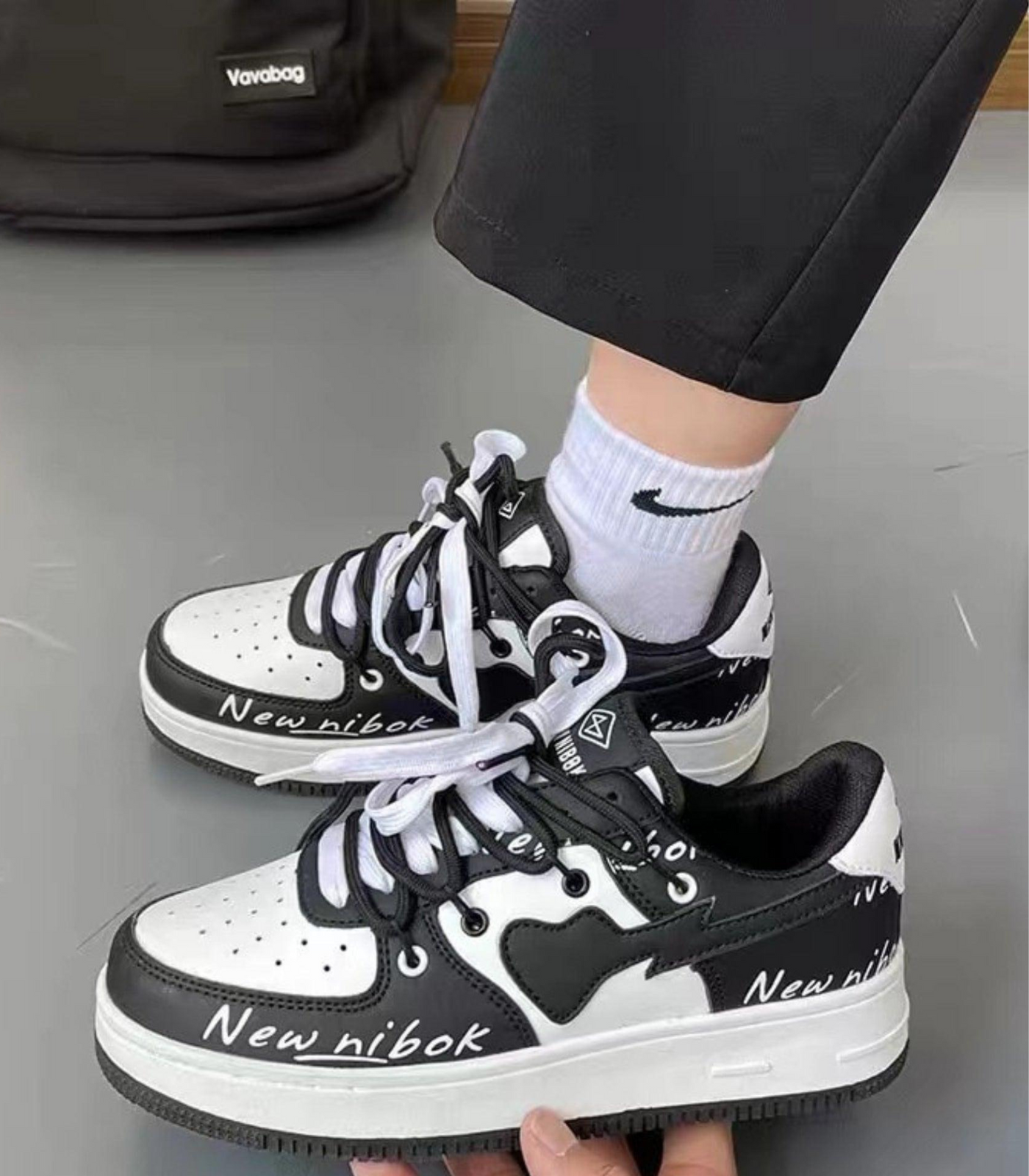 Designerskie buty damskie z motywem serca
