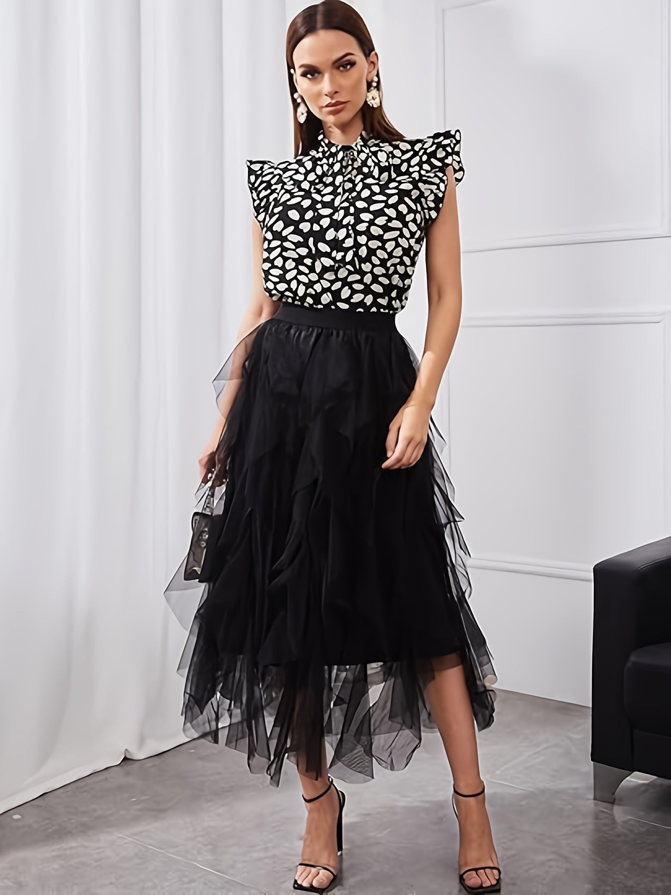 Lniana bluzka damska - Elegancka, lekka, długi rękaw, falbanki i wiązanie