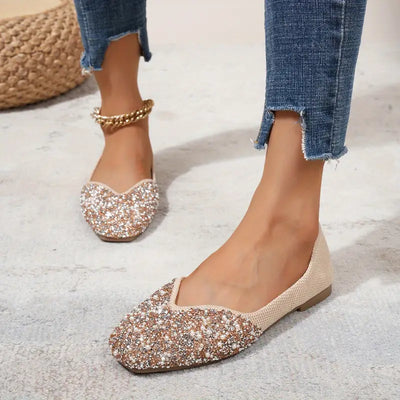 Eleganckie płaskie buty z kwadratową ozdobą z dżetów