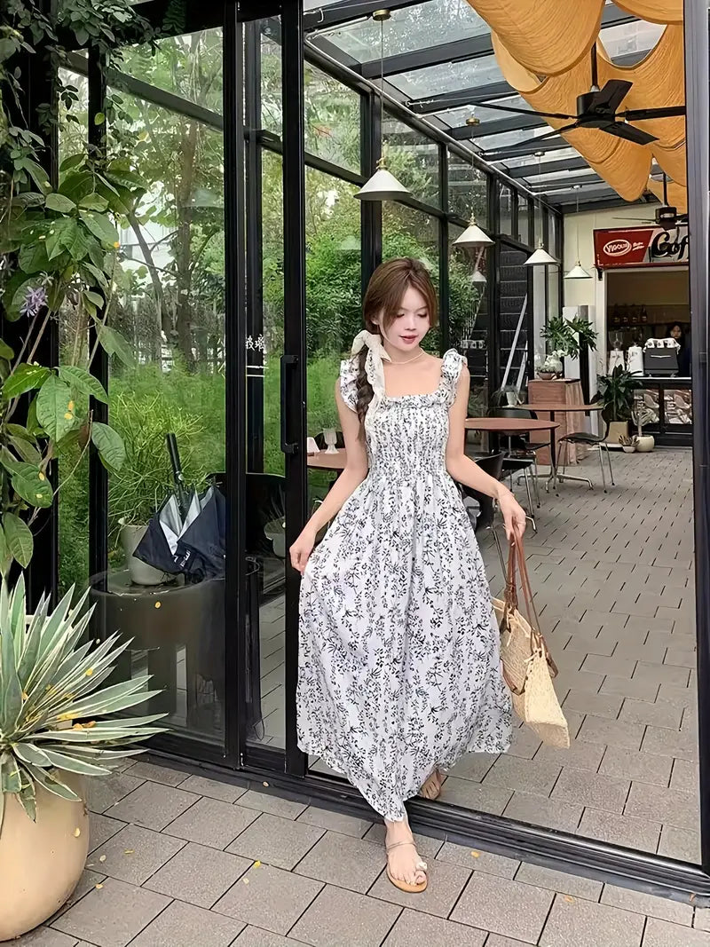 Sukienka w kwiaty w stylu vintage z kwadratową talią i elegancka