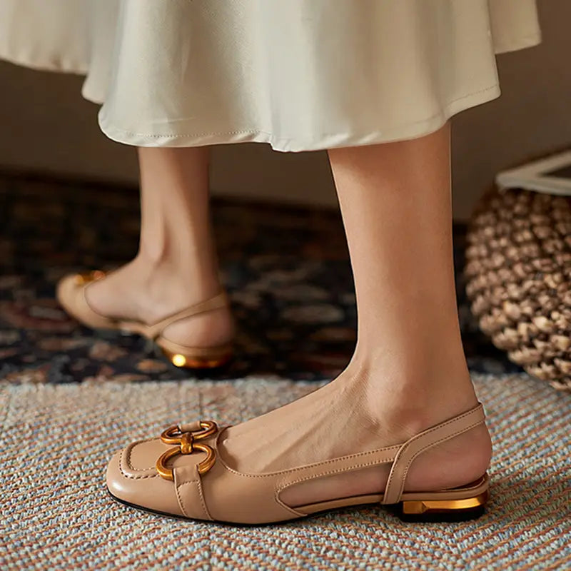 Płaskie sandały z paskiem i buty do chodzenia z kwadratowym noskiem - Retro