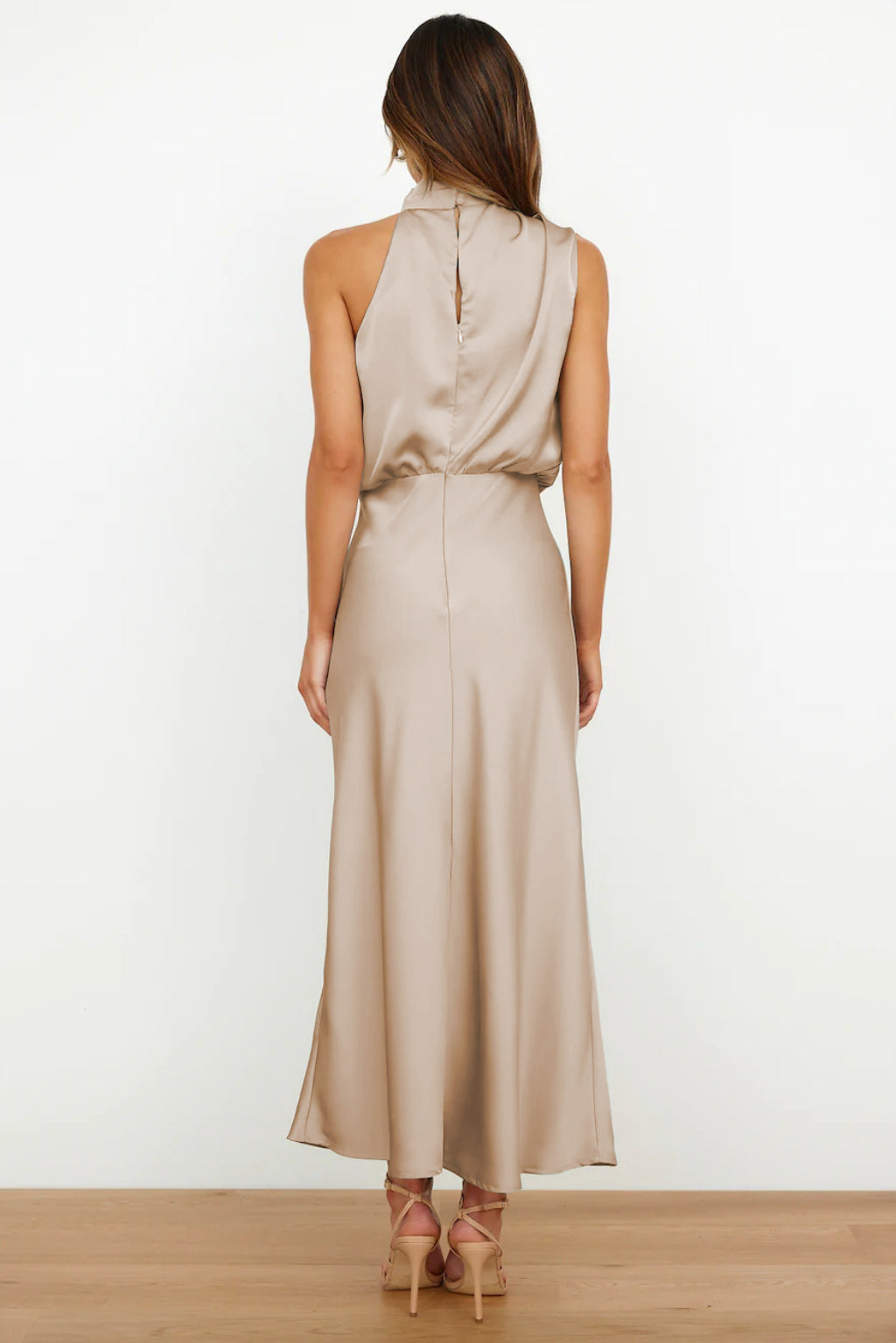 Maria™ - Elegancka satynowa sukienka bez rękawów z wyrafinowanym żółwim dekoltem