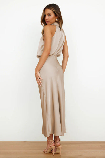 Maria™ - Elegancka satynowa sukienka bez rękawów z wyrafinowanym żółwim dekoltem