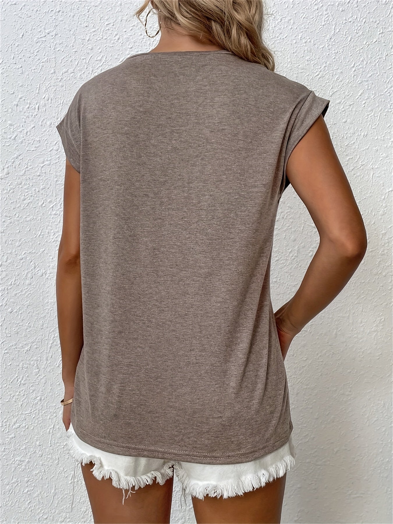 T-shirt z krótkimi rękawami i okrągłym dekoltem na wiosnę i lato