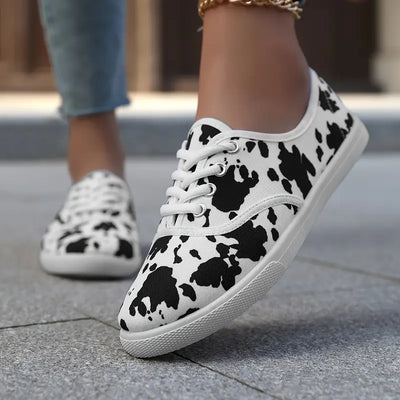 Damskie wsuwane loafersy - Lekkie płócienne buty z nadrukiem krowy