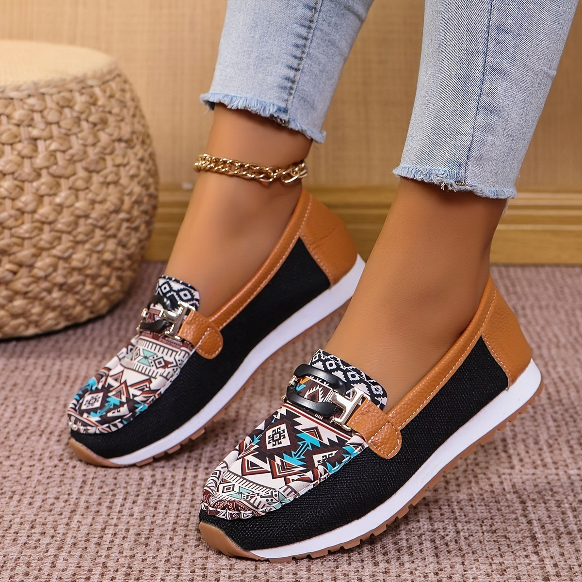 Damskie buty wsuwane - brytyjski styl, wygoda i oddychalność