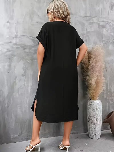 Elegancka sukienka Flow z dekoltem w serek Czarna Maxi z krótkim rękawem i rozcięciem z boku