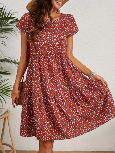 Letnia sukienka w kwiaty z krótkim rękawem w stylu vintage