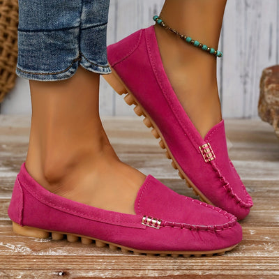 Loafer z metalowym elementem - wygodne buty wsuwane, lekkie i modne