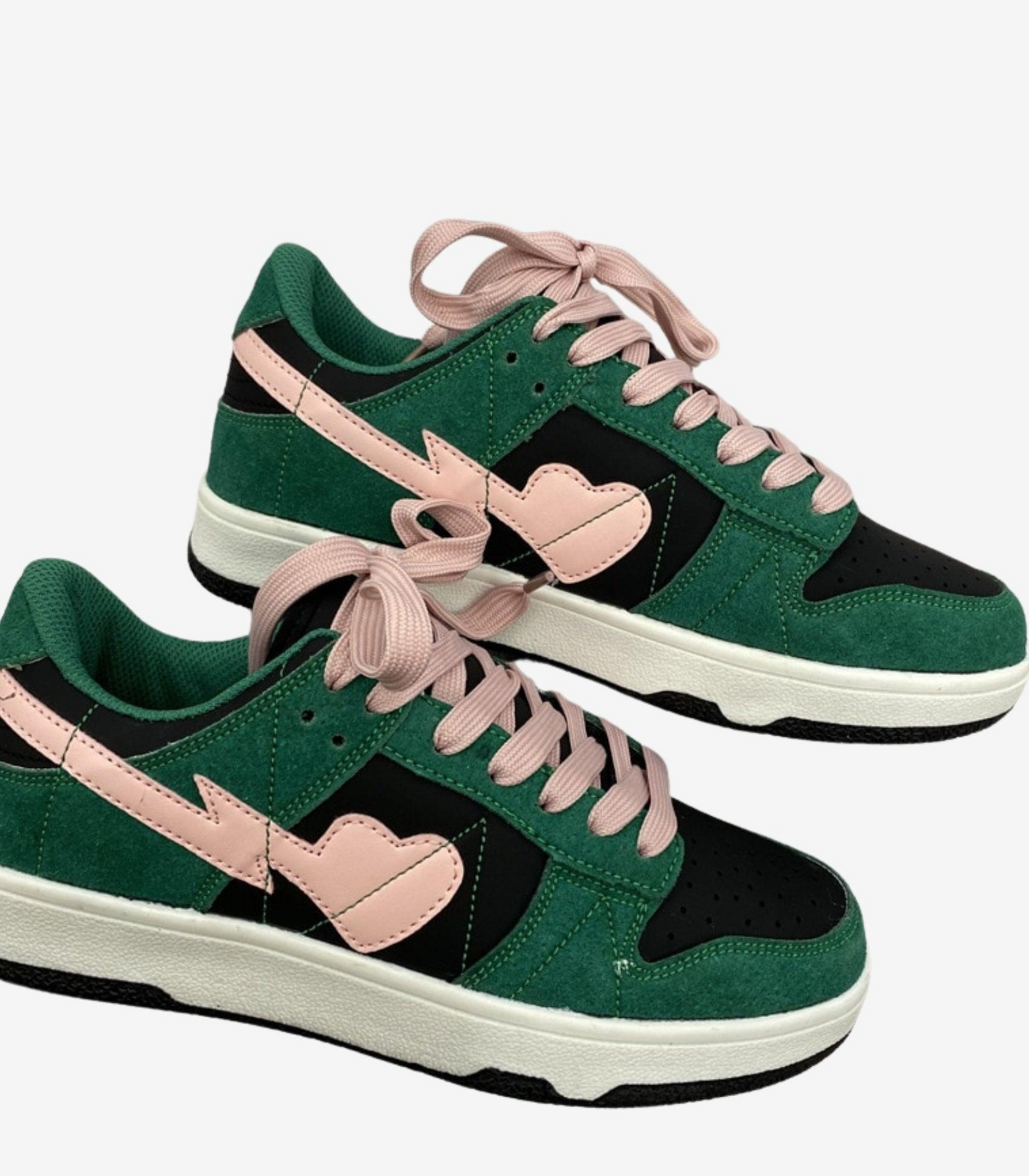 Designerskie buty damskie z motywem serca