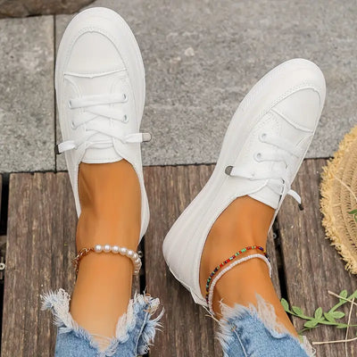 Casualowe, płaskie buty na niskim obcasie