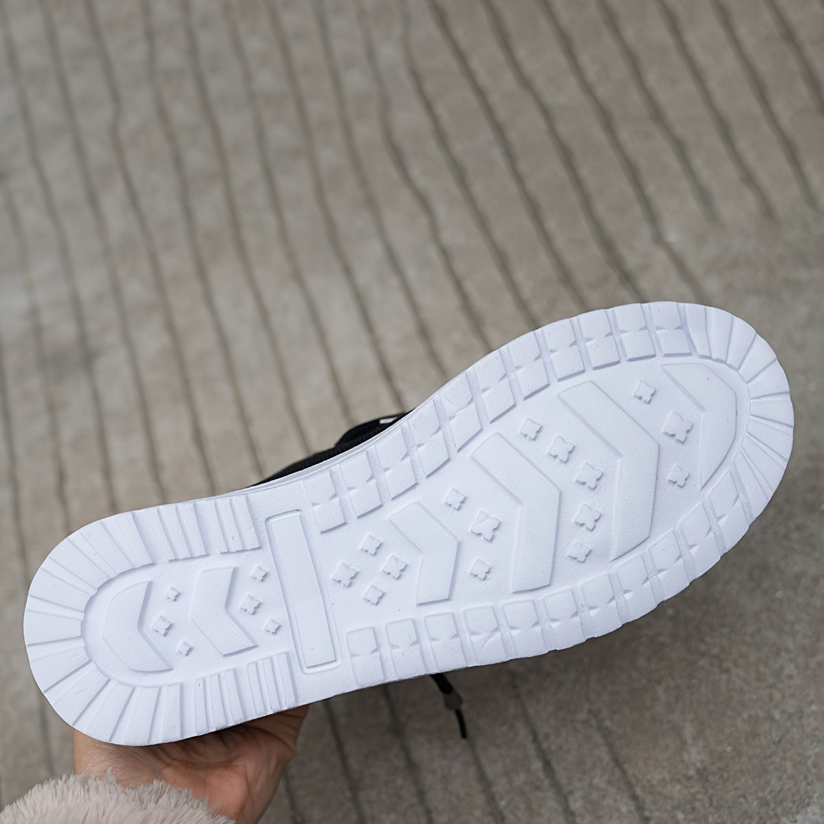 Letnie loafersy damskie - lekkie buty wsuwane z krowim wzorem