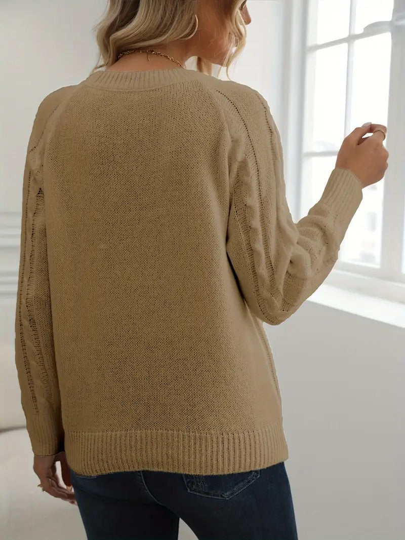 Amelia | Stylowy sweter z ozdobnymi guzikami
