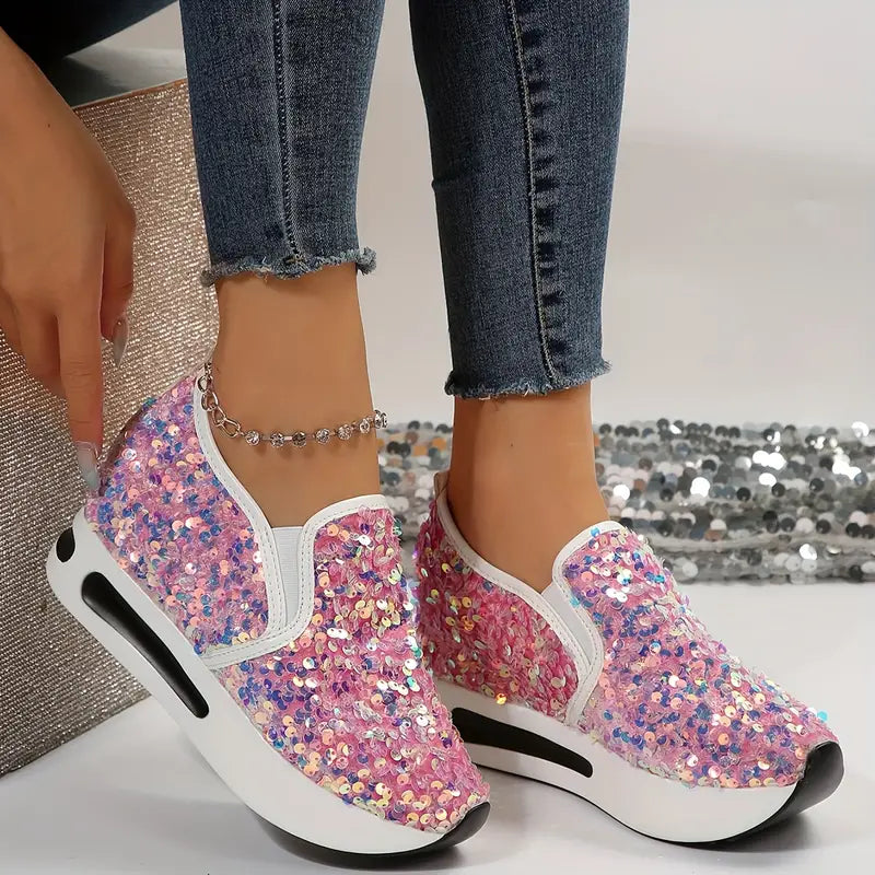 Cekinowe, codzienne, niskie wsuwane buty na koturnie