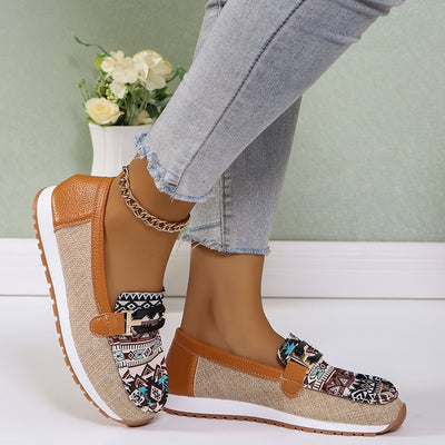 Damskie buty wsuwane - brytyjski styl, wygoda i oddychalność