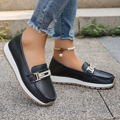 Damskie loafersy z metalową klamrą - wygodne loafersy na lato