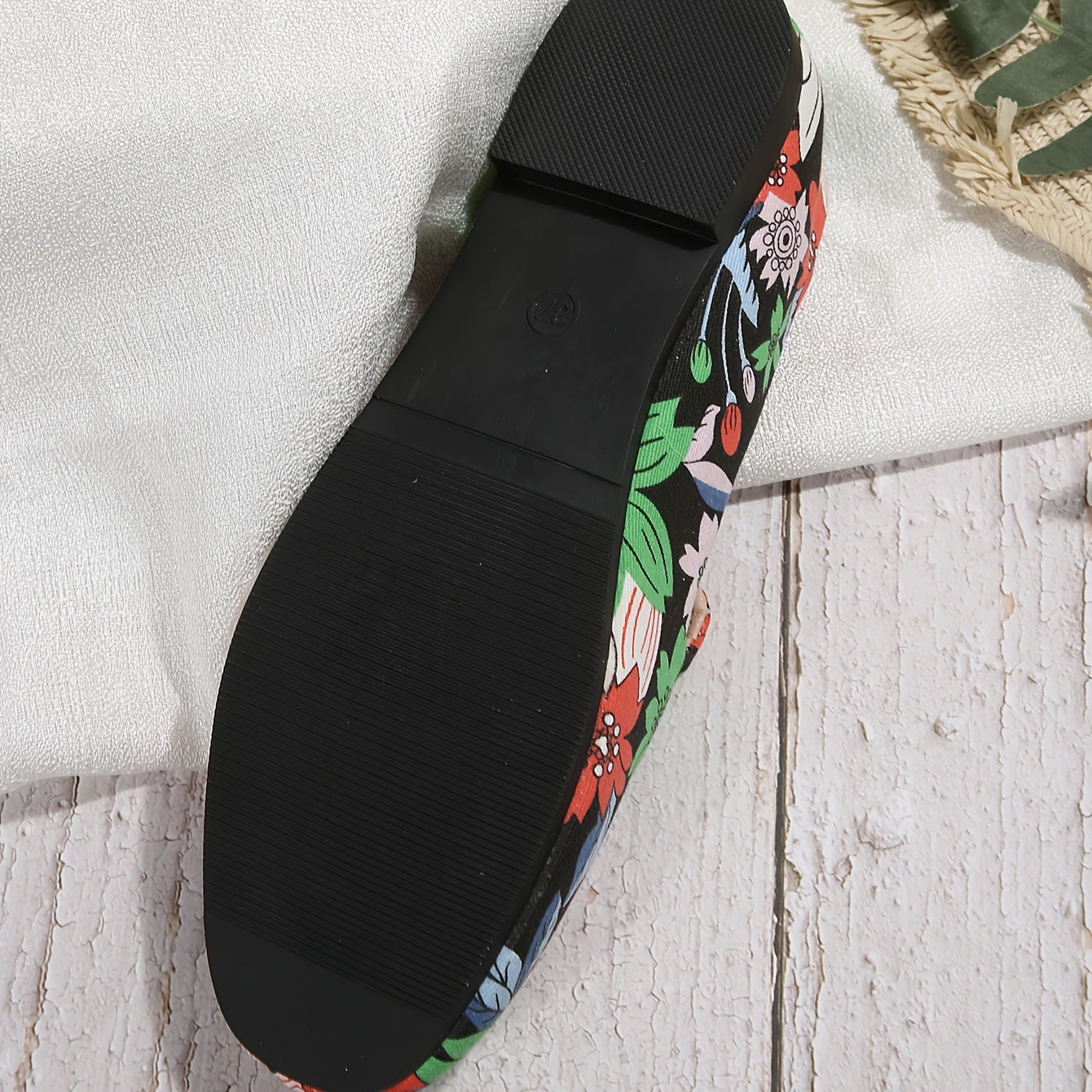 Damskie wsuwane loafersy w kwiaty - wygodne, lekkie buty na wakacje