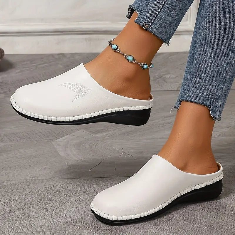 Eleganckie damskie buty wsuwane - Wszechstronna podeszwa z PU - Sztuczne detale