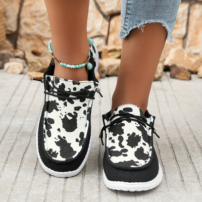 Letnie loafersy damskie - lekkie buty wsuwane z krowim wzorem