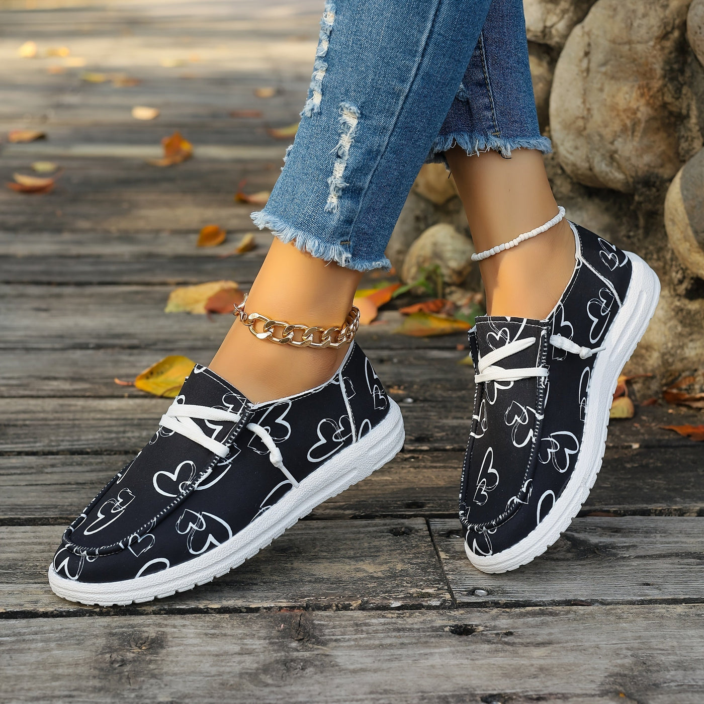 Damskie wsuwane mokasyny - lekkie i wygodne buty codzienne z wzorem serca