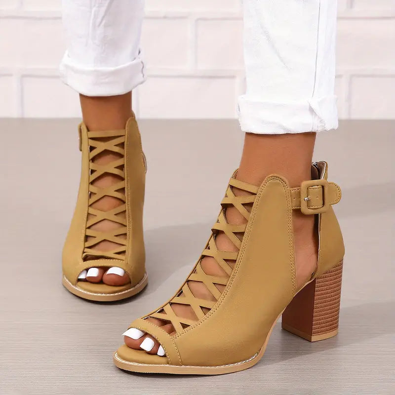 Elrica - urocze sandały typu peep toe w stylu vintage na grubym obcasie