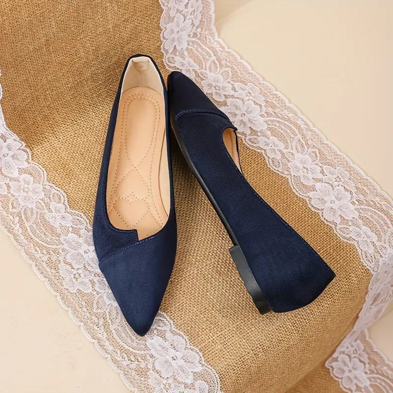 Proste, lekkie buty z płaskim noskiem
