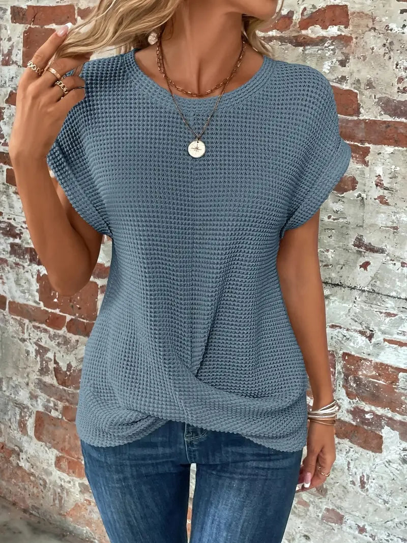 Waflowa dzianina Batwing Soft Light Blue Top ze skręconym dołem
