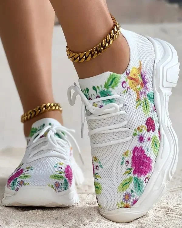 Grissel - Oddychające buty na płaskiej podeszwie z siateczką w kwiatowy wzór