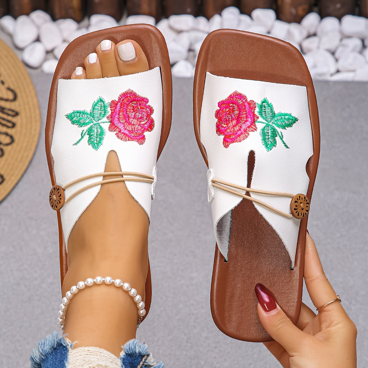 Płaskie, wsuwane buty letnie w stylu retro, dwukolorowe, wygodne na co dzień i w czasie wolnym