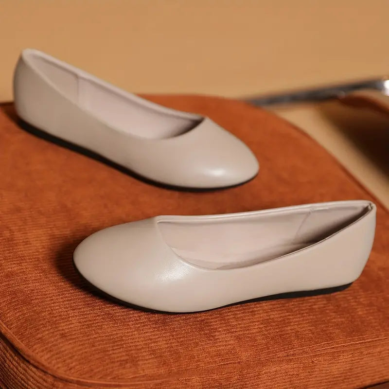 Eleganckie gładkie baleriny damskie