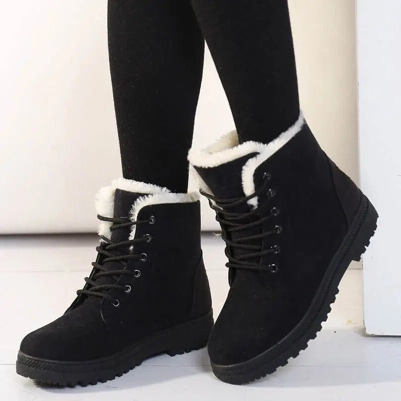 Buty zimowe damskie – z podszewką, płaskie, sznurowane, na platformie
