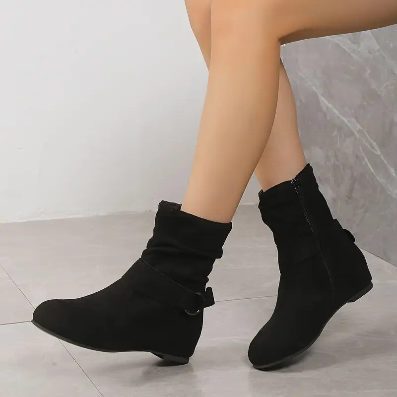 Damskie buty zimowe - Modne buty z klamrą i zamkiem błyskawicznym
