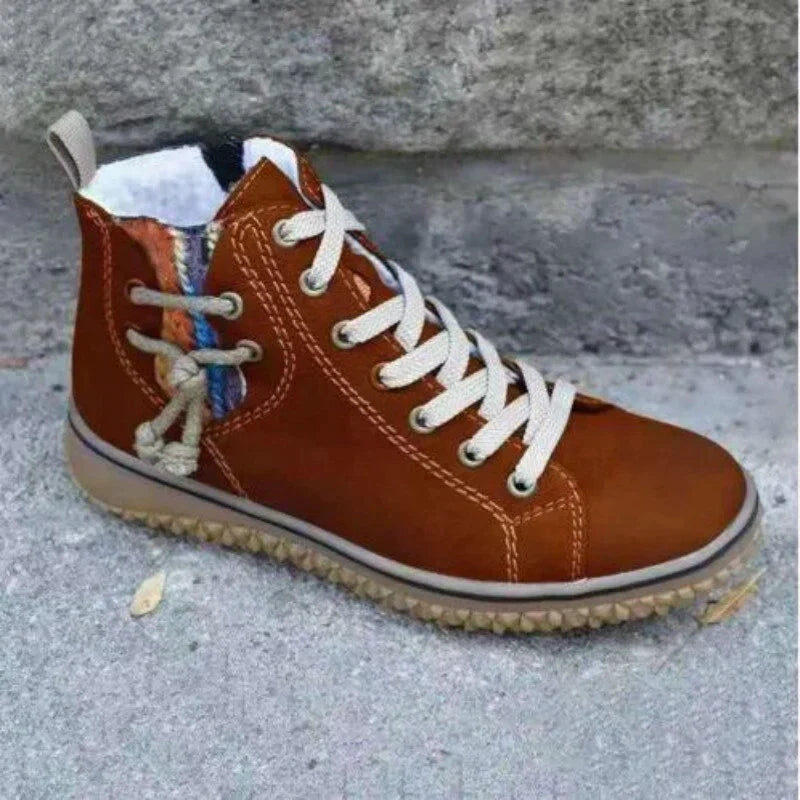 Elvera - Ponadczasowo eleganckie skórzane botki inspirowane stylem vintage