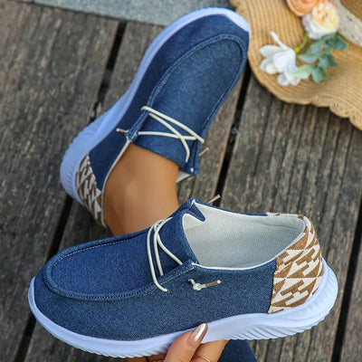 Ladies Canvas Slip-On Mokwiski Light i wygodne z drukiem lamparta