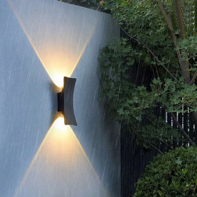 Designerska Lampa Elewacyjna LED Trwałe i Efektywne Oświetlenie Zewnętrzne