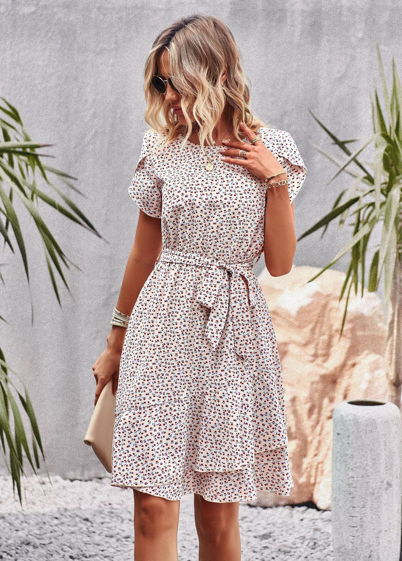 Modna sukienka Elisa™ z eleganckim paskiem w talii