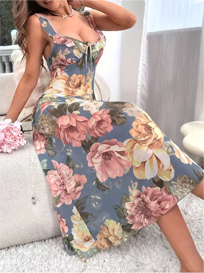 Sukienka maxi z kwiatowym nadrukiem - szerokie ramiączka, sznurowanie, odkryte plecy i elegancki krój