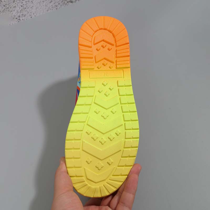 Casualowe, kolorowe trampki